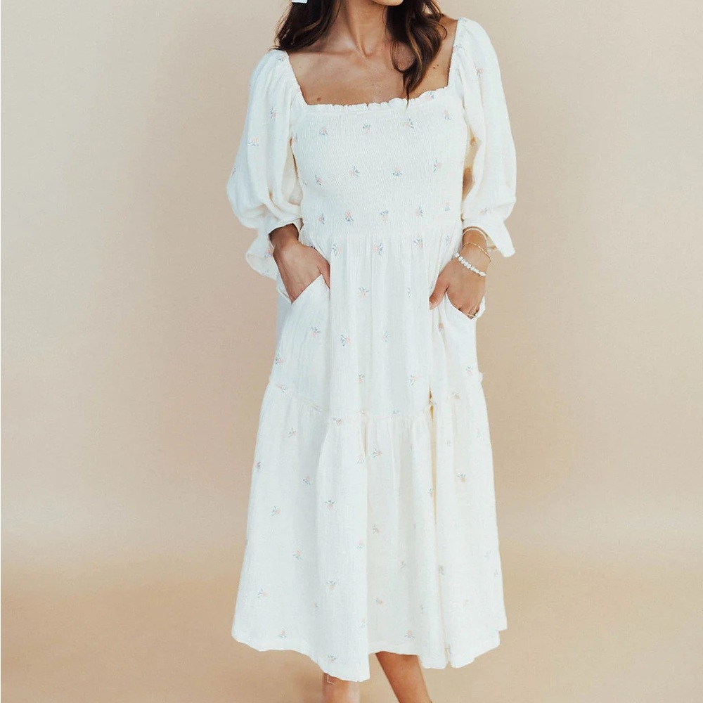 Boutique Floral Maxi in Cream NWOT
